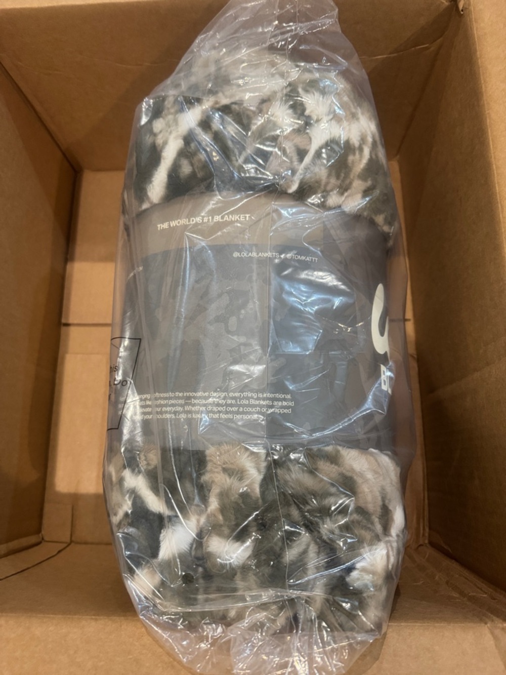 Lola Blankets/Sagebrush Camo Plush Throw/Blanket/Size L/NEW! NIB! SEALED! - Picture 9 of 16